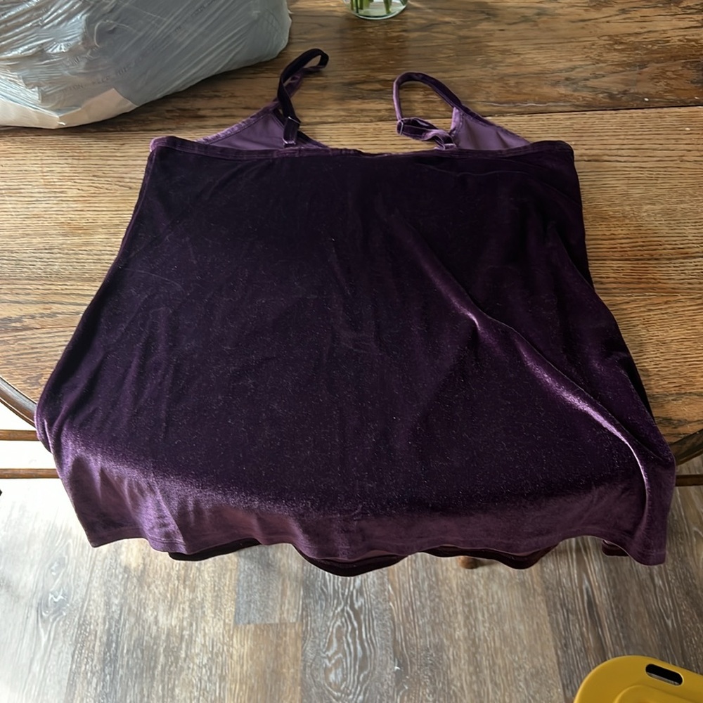 Torrid; Women’s Purple Velvet Tank Top. Size 2 - Picture 3 of 7